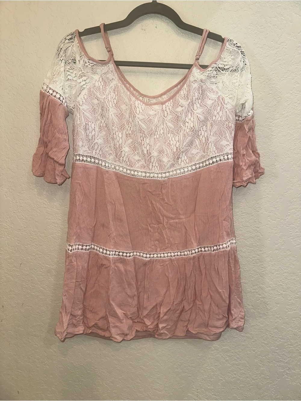Entro Medium Blush Pink & Lace Cold Shoulder Preppy Coquette Summer Casual Top